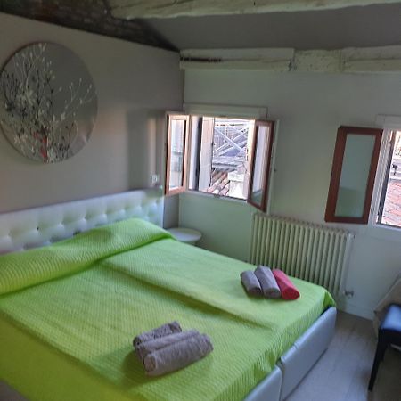 Central Lovely Typical Rooms Rialto Venedik Oda fotoğraf
