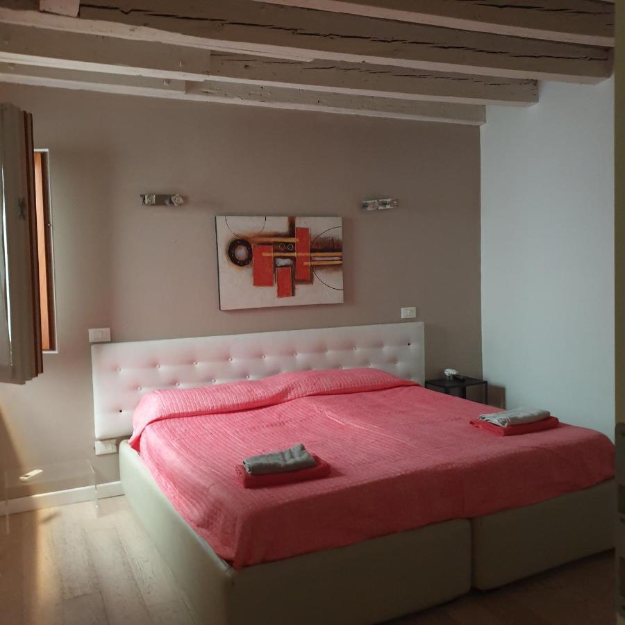 Central Lovely Typical Rooms Rialto Venedik Oda fotoğraf